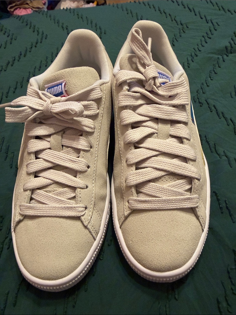 Puma kid’s Low-Top Suede Sneakers in Light Beige